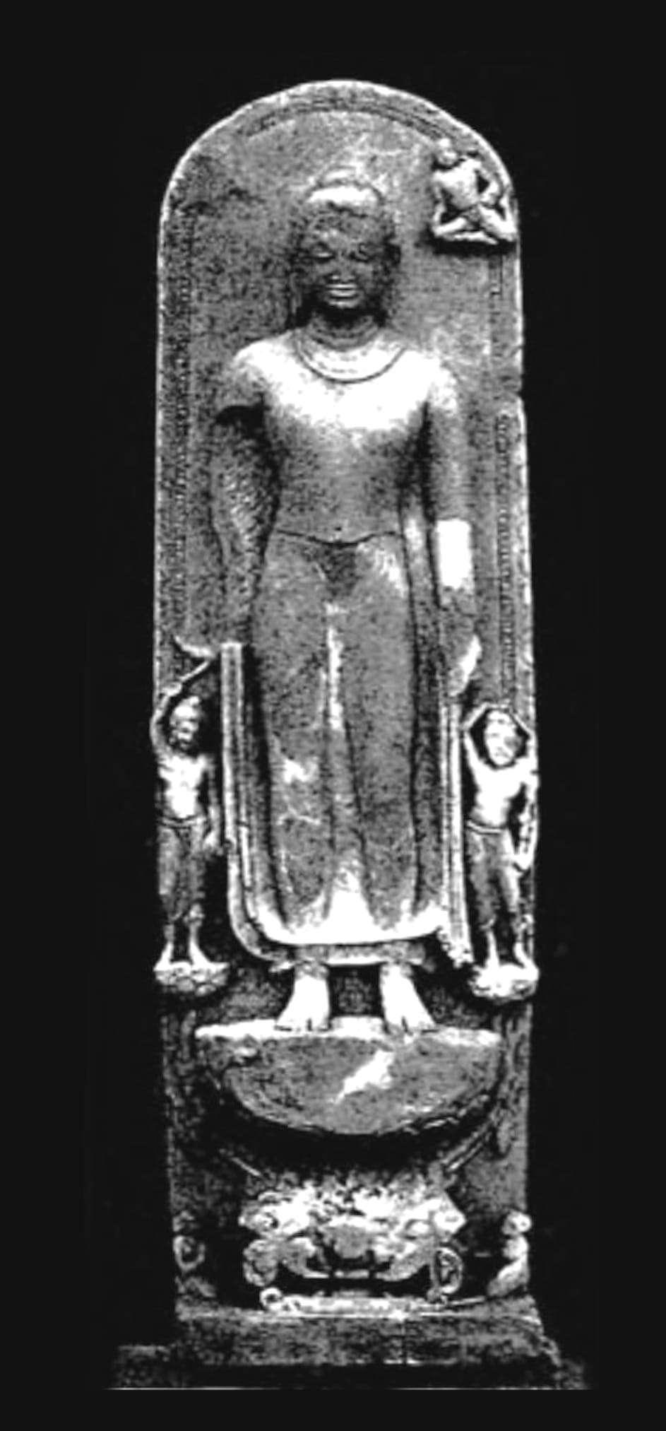 Buda em pé, Sarnath, com inscrição datada do reinado de Budhagupta (476 d.C.) · Majumdar, B., Archaeological Society of India · 2019-10-27 07:14:34