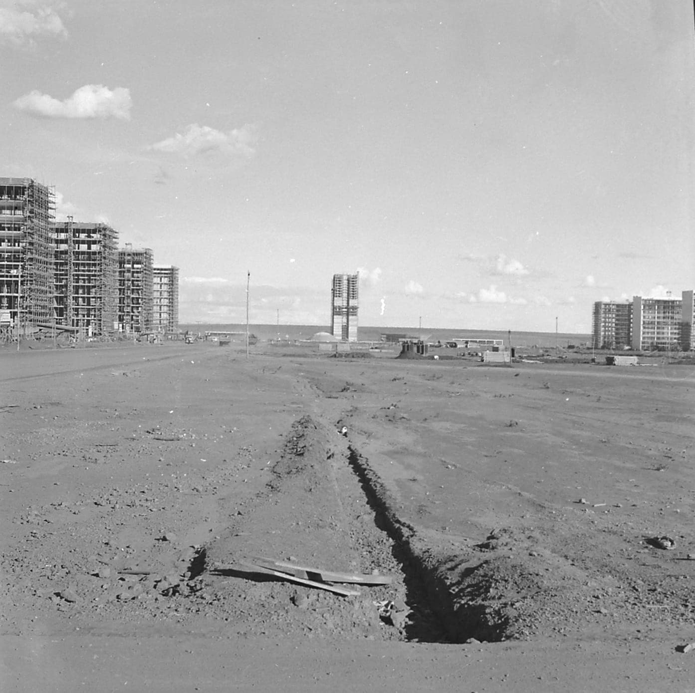 Obras da Esplanada dos Ministérios e do Congresso, 1959 · autoria não identificada · 1959