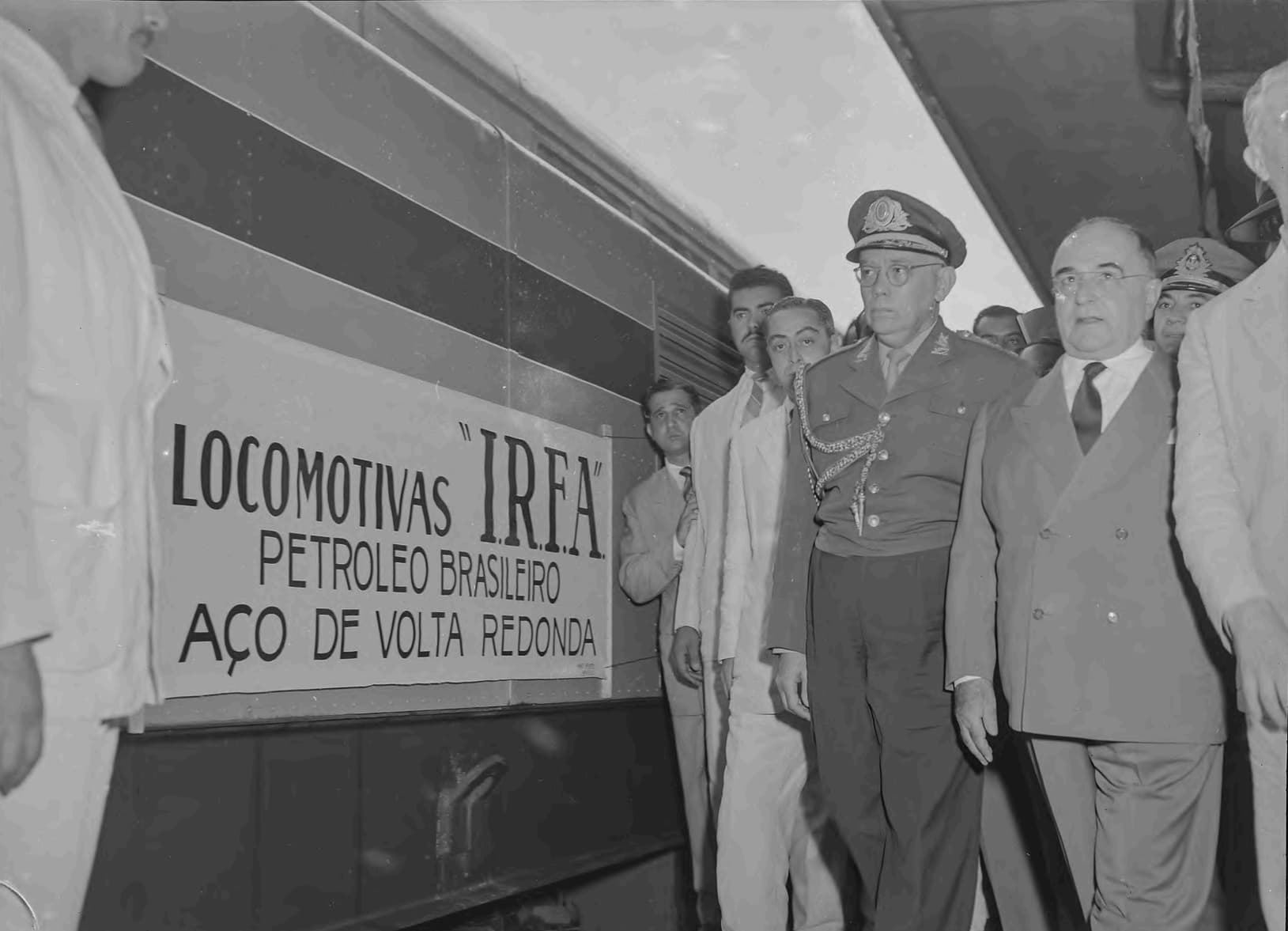 Vargas visita uma siderúrgica, janeiro de 1951 · Agência Nacional · 1951-01-12