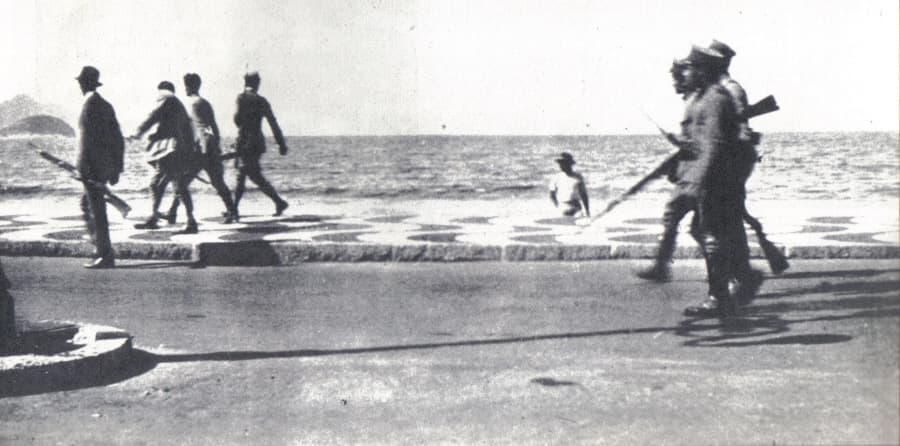 Os Dezoito do Forte na praia de Copacabana, 6 de julho de 1922 · Unknown author Unknown author · 6/7/1922