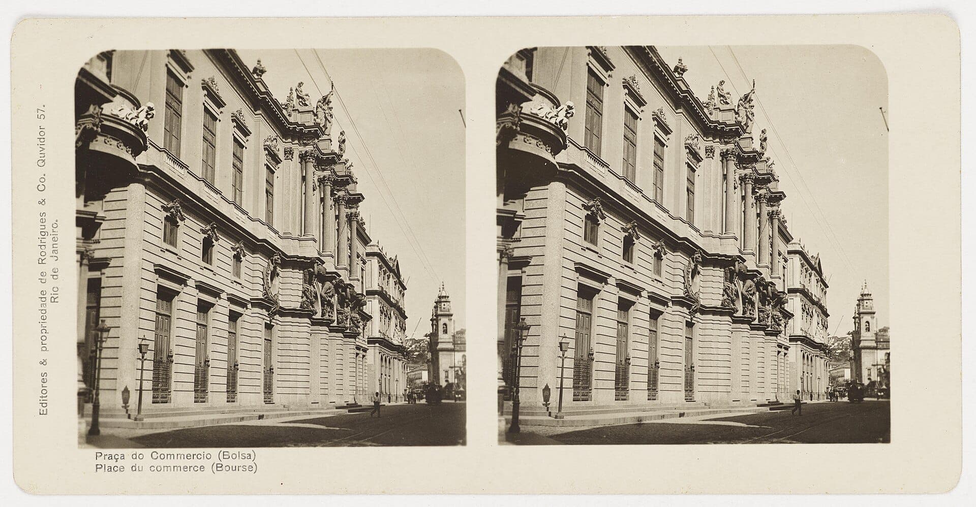 A Praça do Comércio, com a Bolsa em destaque · Núcleo de digitalização / IMS · between circa 1900 and circa 1910