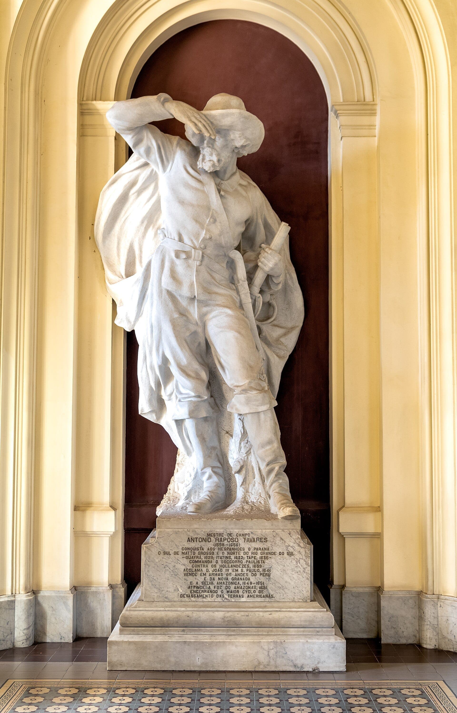 Raposo Tavares em escultura · Luigi Brizzolara · 2018-05-12 16:02:06