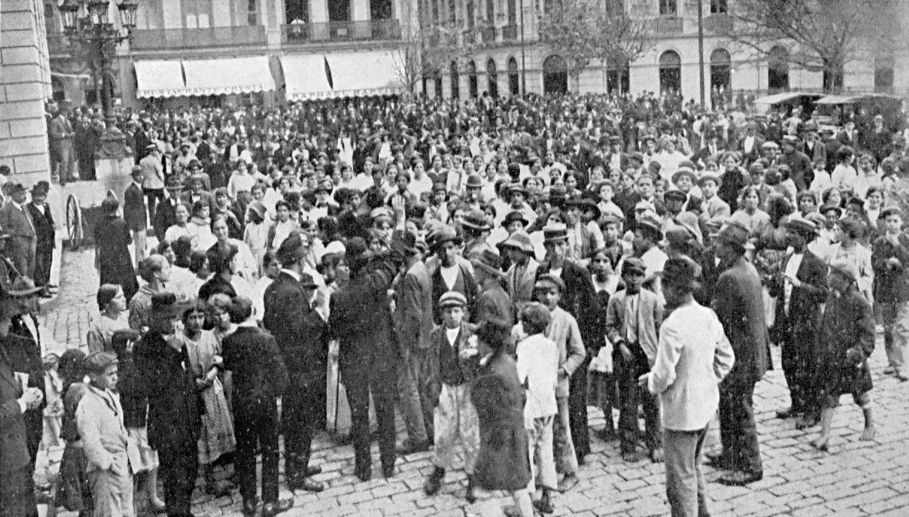 Grevistas aguardam audiência com o secretário de Justiça · Unknown author Unknown author · 1917-07