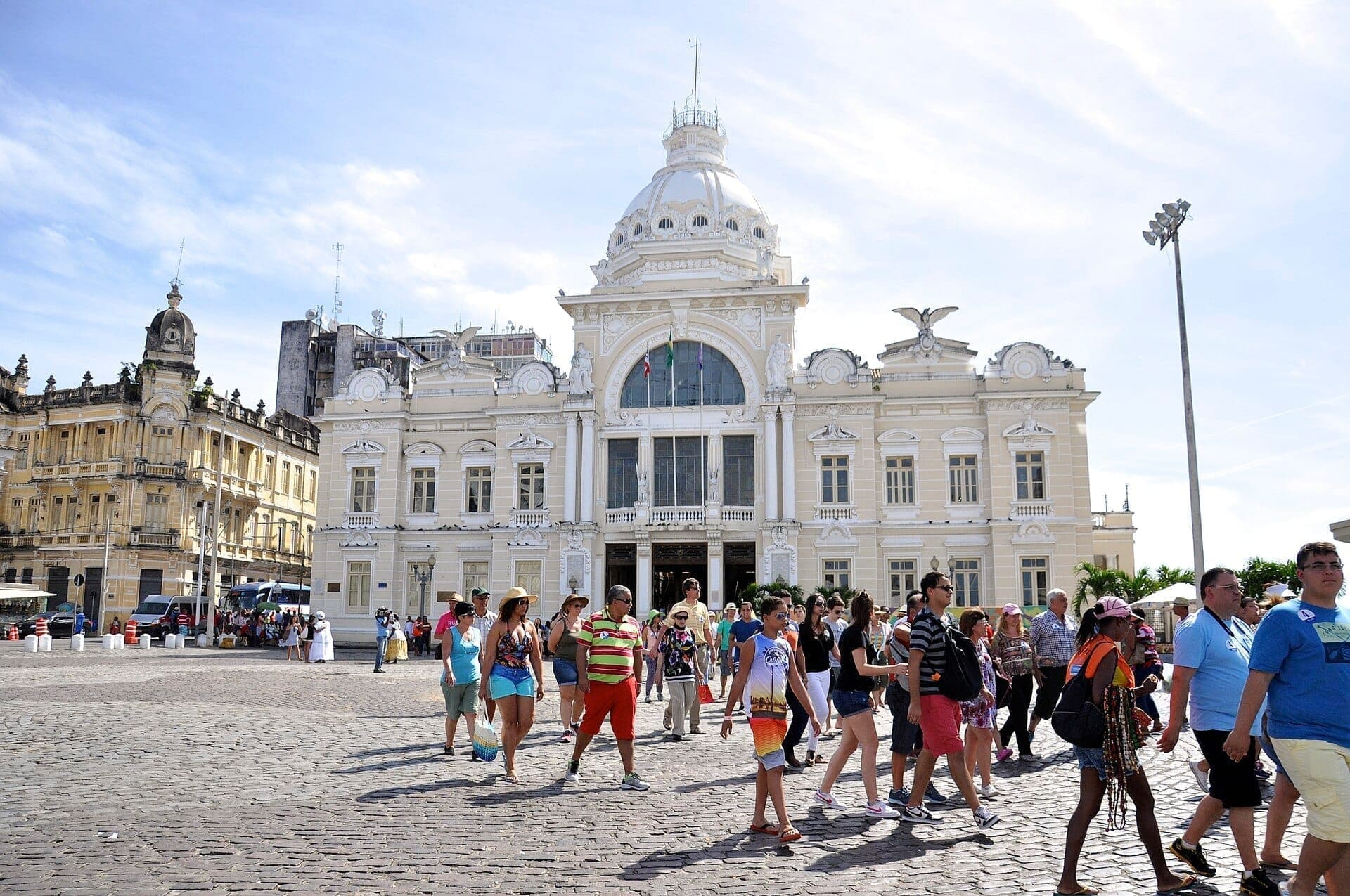 A Praça Municipal de Salvador, hoje · Turismo Bahia · 2015-01-13 14:38