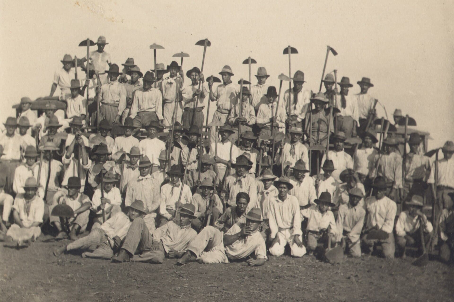 Colonos paulistas em 1932 · Unknown Unknown · 1932