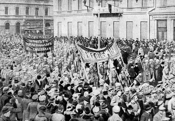 Soldados em manifestação em Petrogrado, fevereiro de 1917 · Unknown author Unknown author · 1917-02