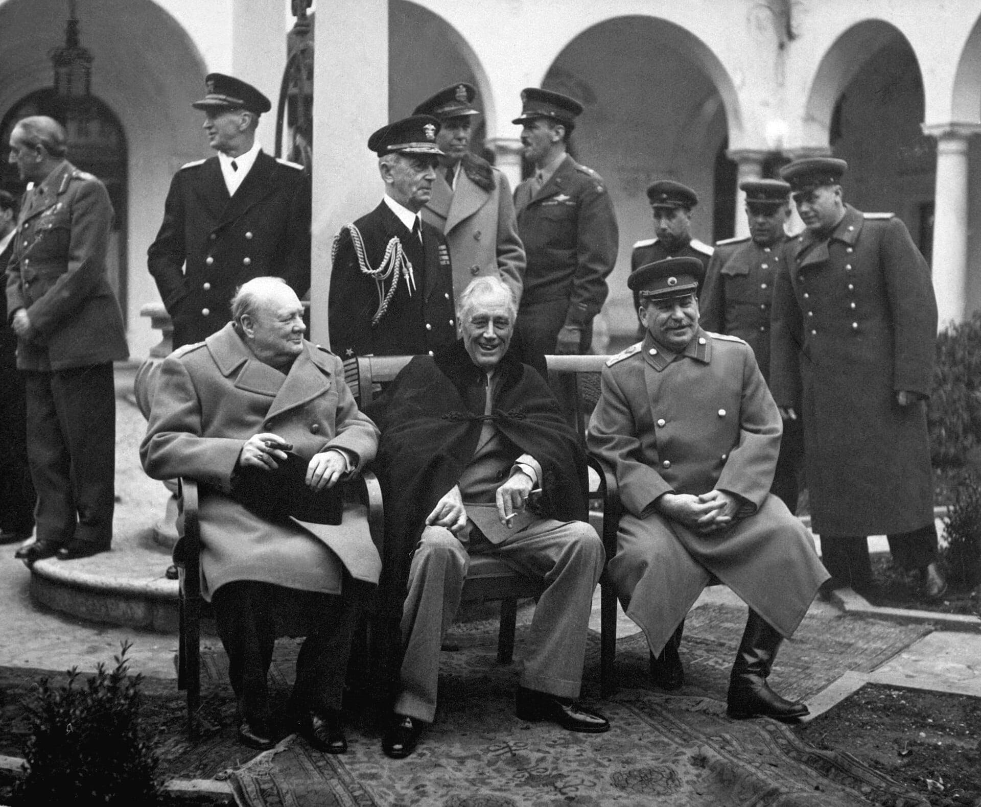 Churchill, Roosevelt e Stálin em Yalta, fevereiro de 1945 · US government photographer · 9 February 1945